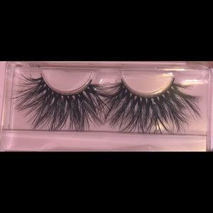 100% 25mm Mink Eyelashes